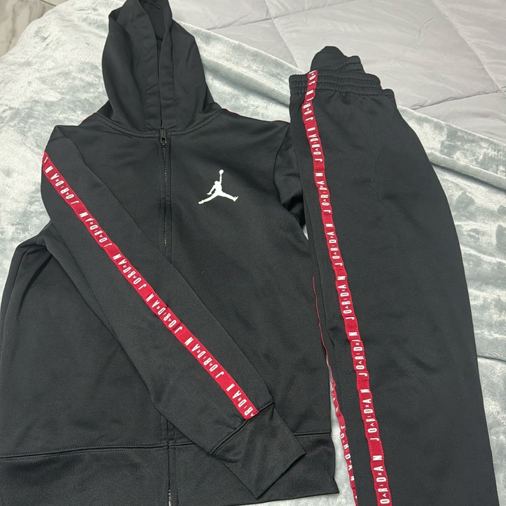 Boys Jordan Nike Big Boys Air Hooded Therma Taping Jacket And Pants 2 Piece Set
